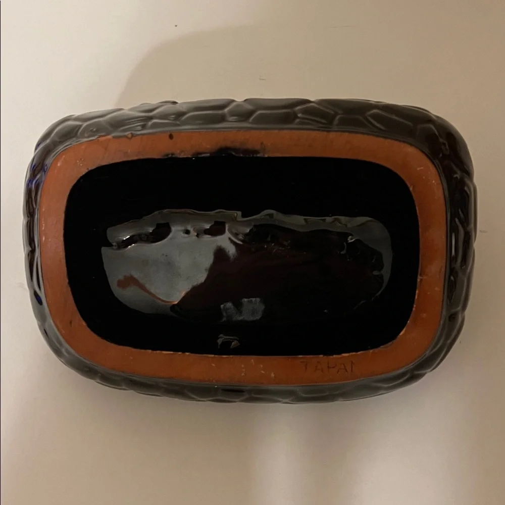 Vintage Mid-Century Elegant Black Lion Ceramic Lion Ashtray. Like New